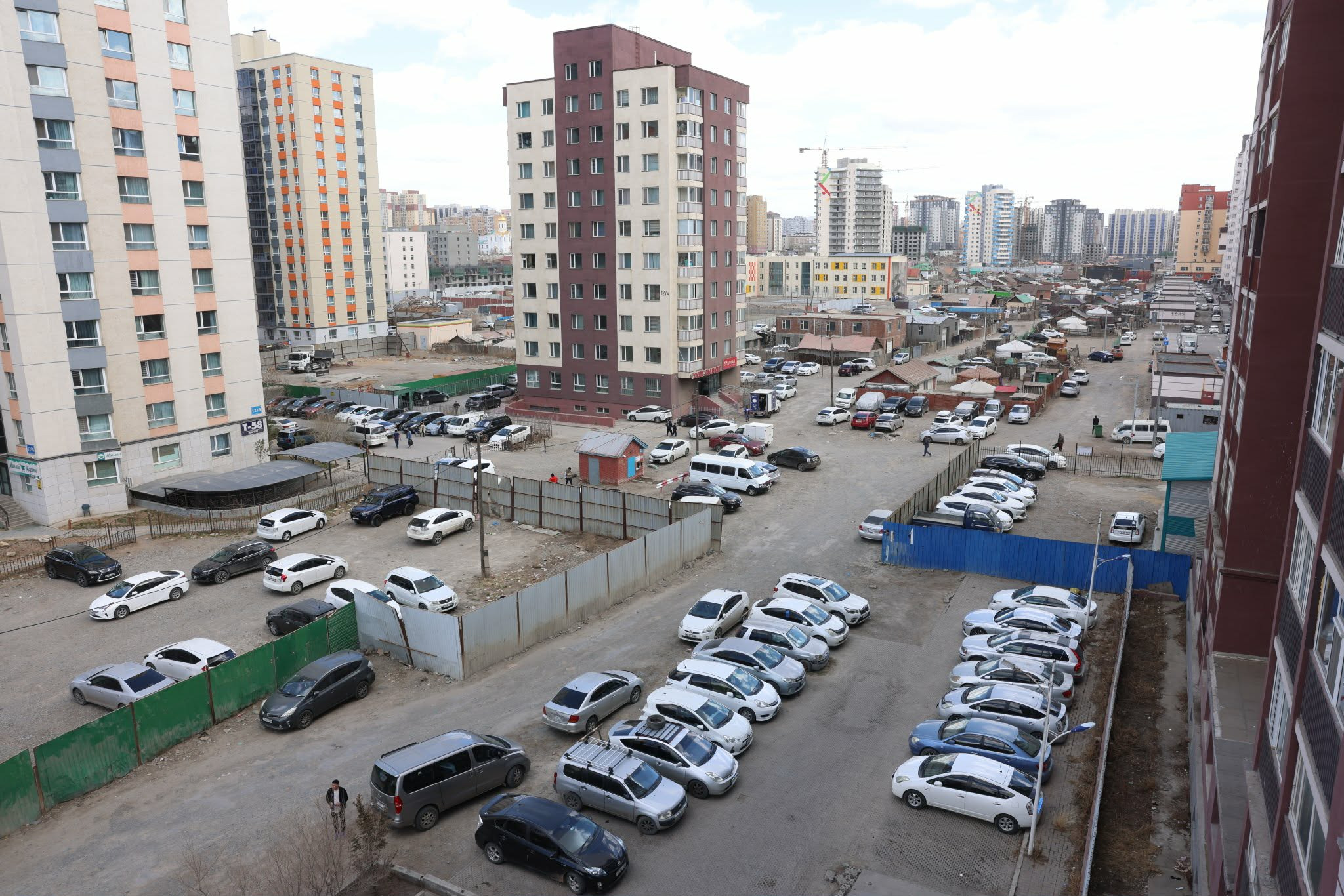 Баянзүрх дүүргийн 14 болон 42 дугаар хороонд нийт 1.2 км авто зам барина